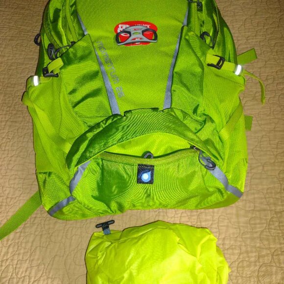 Osprey Packs Momentum 26 Daypack, Orchard Green - Picture 6 of 6